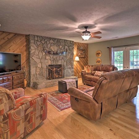 Hendersonville Home With Fire Pit 5 Mi To Downtown! Exteriör bild