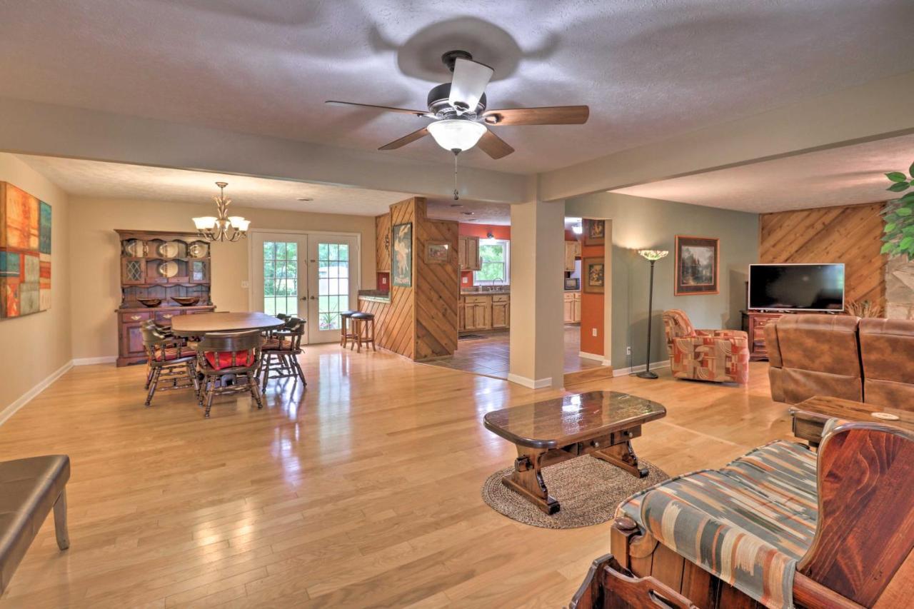 Hendersonville Home With Fire Pit 5 Mi To Downtown! Exteriör bild