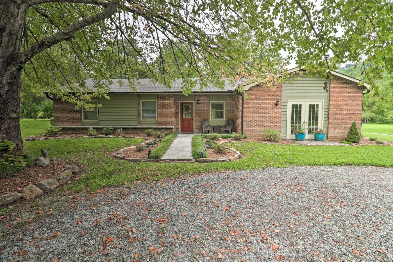 Hendersonville Home With Fire Pit 5 Mi To Downtown! Exteriör bild