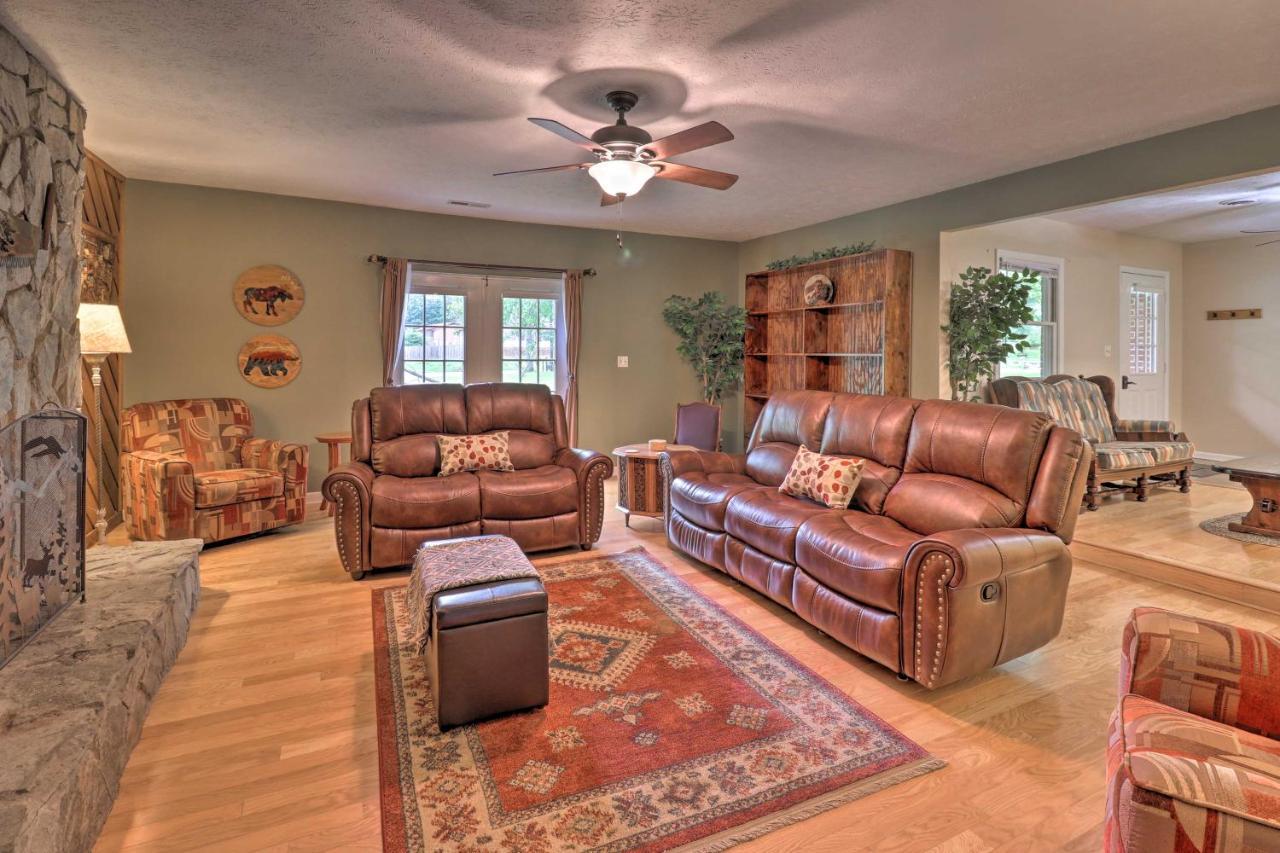 Hendersonville Home With Fire Pit 5 Mi To Downtown! Exteriör bild