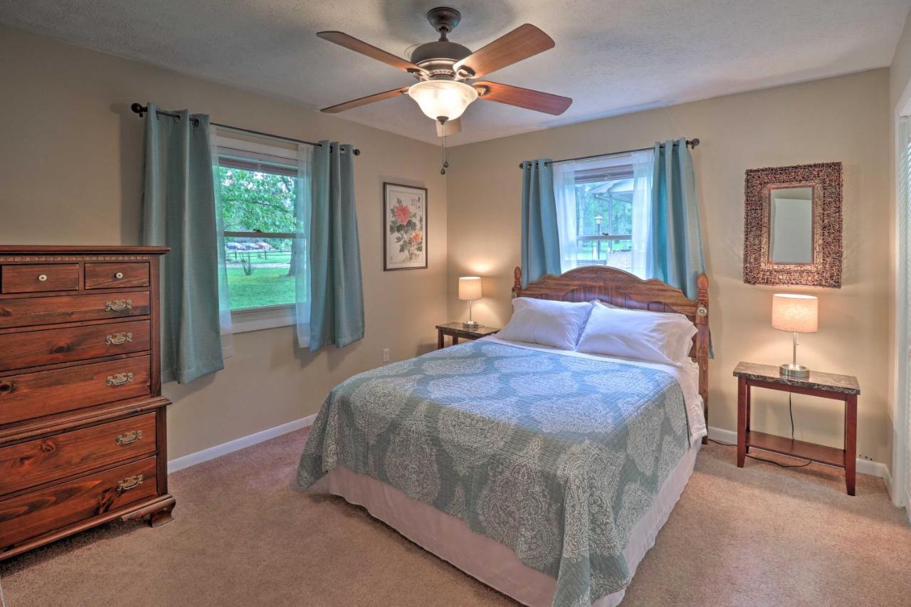Hendersonville Home With Fire Pit 5 Mi To Downtown! Exteriör bild