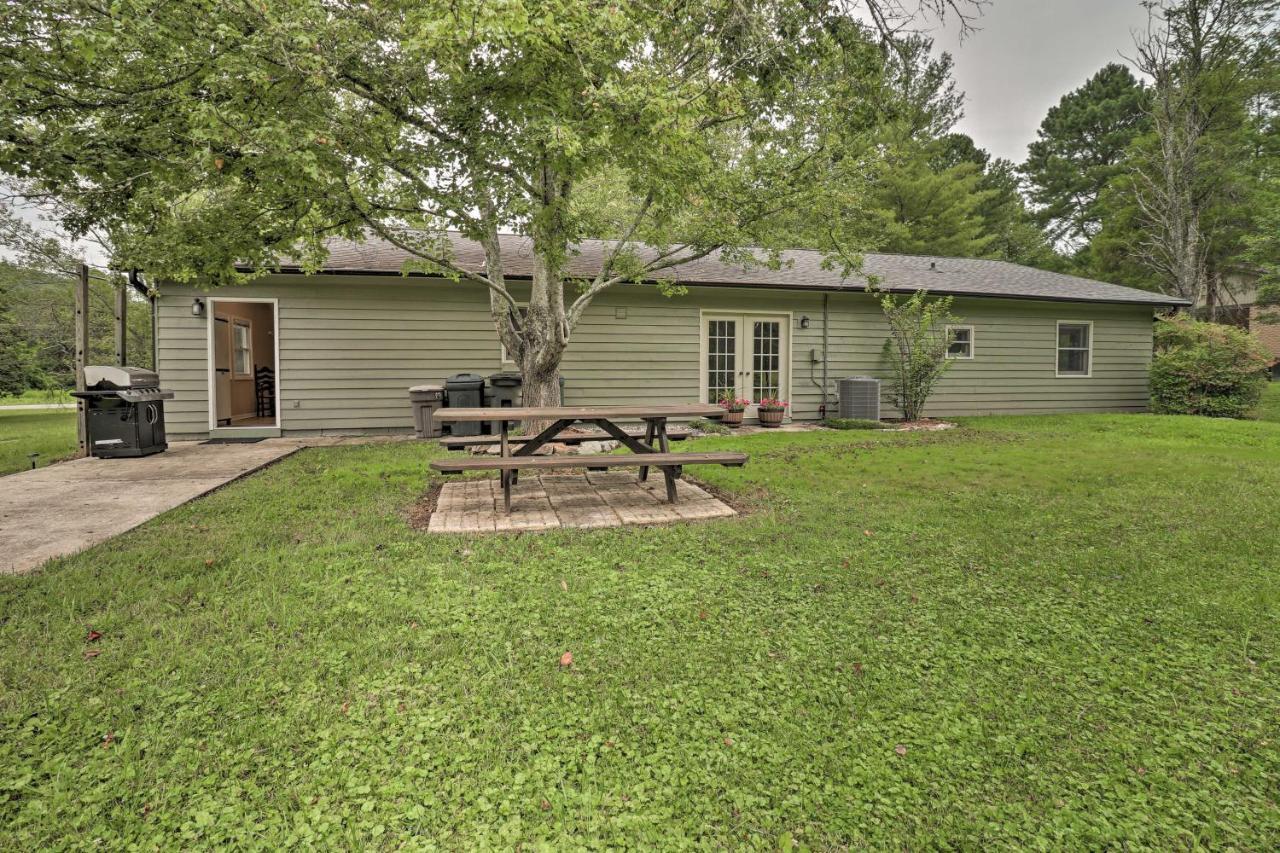 Hendersonville Home With Fire Pit 5 Mi To Downtown! Exteriör bild