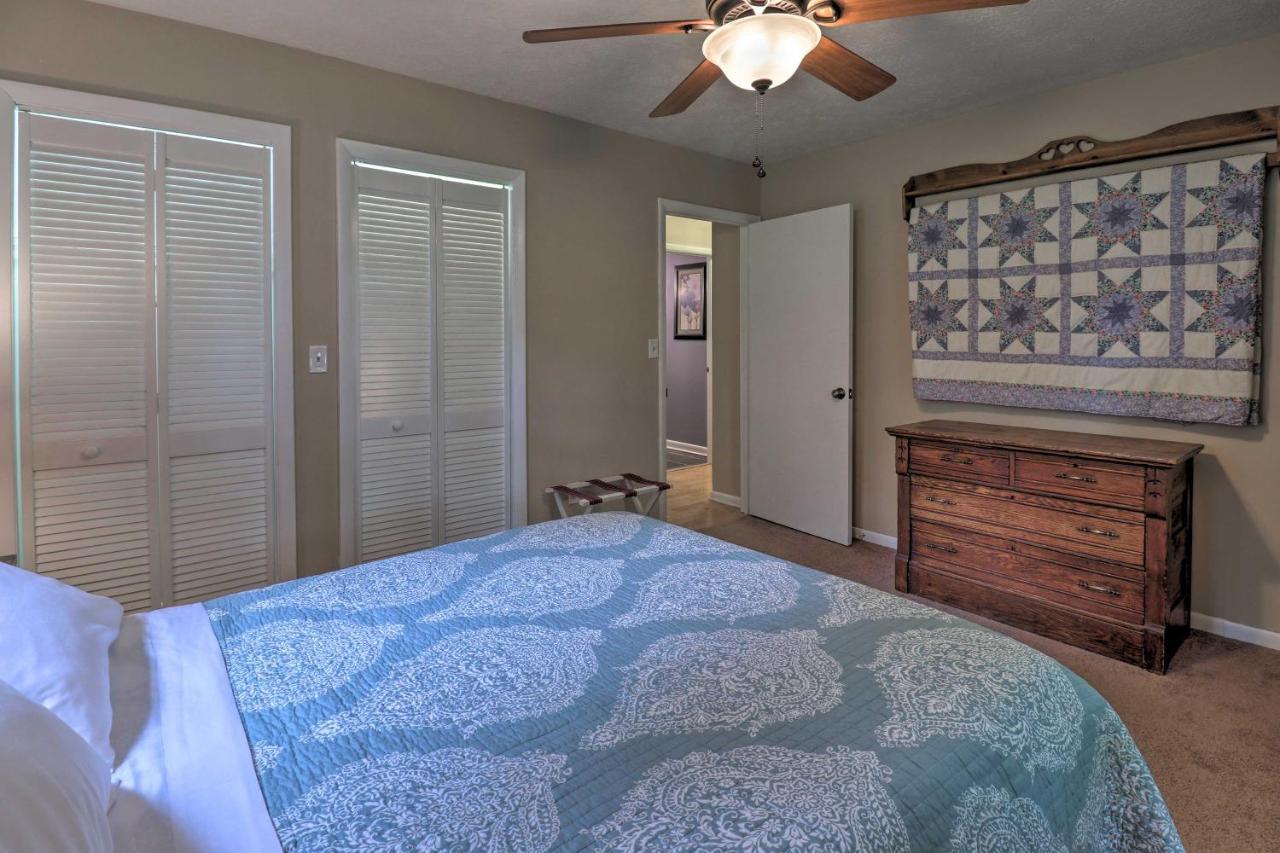 Hendersonville Home With Fire Pit 5 Mi To Downtown! Exteriör bild